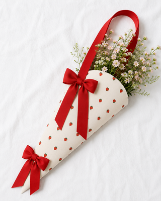 Limited Edition Bouquet Bag - Strawberries and cream